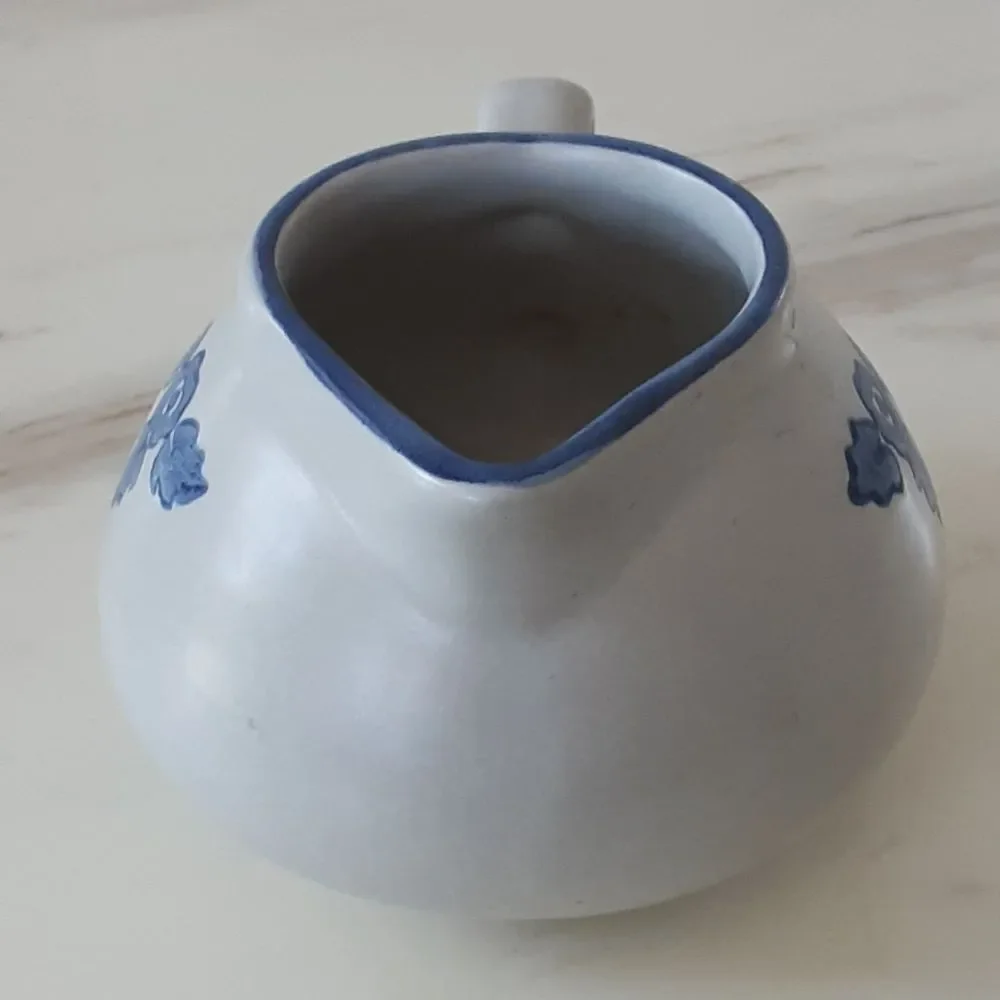 Pfaltzgraff Yorktowne Blue Floral Stoneware Gravy Boat | Creamer Pitcher - Vtg